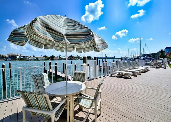 Sandpiper's Cove 203 Luxury Waterfront 3 Bedroom 2 Bath 23130 Clearwater Beach