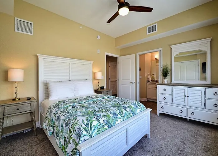 Sandpiper's Cove 203 Luxury Waterfront 3 Bedroom 2 Bath 23130 Apartment *