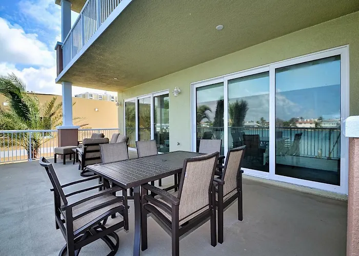 Sandpiper's Cove 203 Luxury Waterfront 3 Bedroom 2 Bath 23130 Apartment