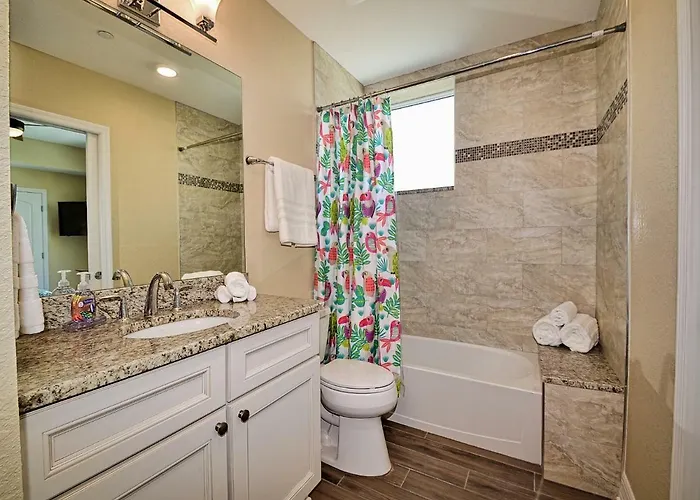 Sandpiper's Cove 203 Luxury Waterfront 3 Bedroom 2 Bath 23130 Apartment