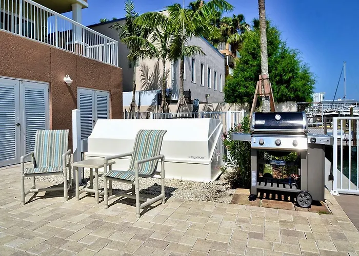 Apartment Sandpiper's Cove 203 Luxury Waterfront 3 Bedroom 2 Bath 23130 *