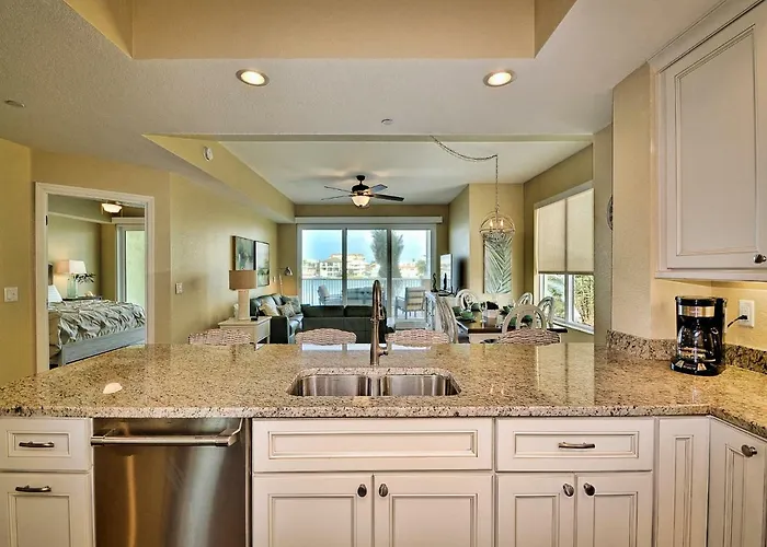 Sandpiper's Cove 203 Luxury Waterfront 3 Bedroom 2 Bath 23130 Apartment