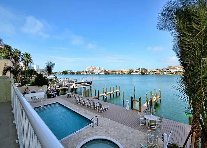 Sandpiper's Cove 203 Luxury Waterfront 3 Bedroom 2 Bath 23130 Apartment *