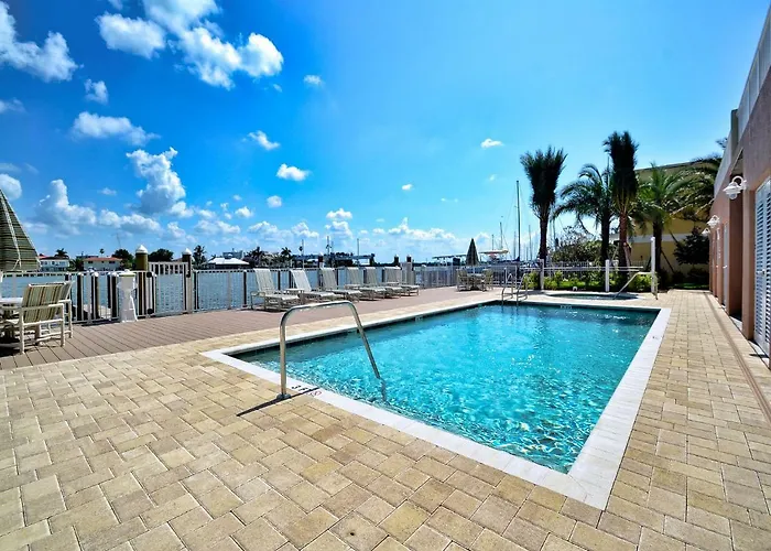 Sandpiper's Cove 203 Luxury Waterfront 3 Bedroom 2 Bath 23130 Apartment Clearwater Beach
