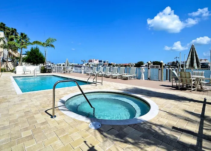 Apartment Sandpiper's Cove 203 Luxury Waterfront 3 Bedroom 2 Bath 23130 Clearwater Beach