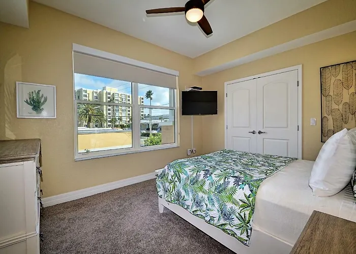 Sandpiper's Cove 203 Luxury Waterfront 3 Bedroom 2 Bath 23130 Apartment Clearwater Beach