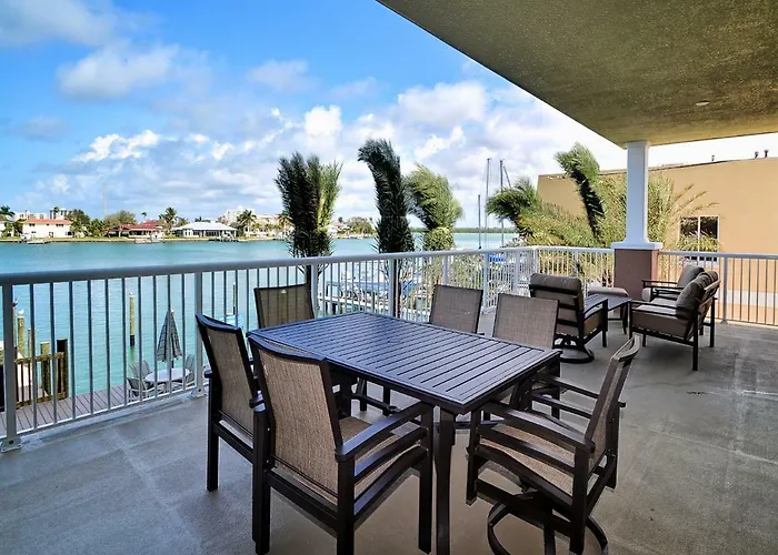 Sandpiper's Cove 203 Luxury Waterfront 3 Bedroom 2 Bath 23130