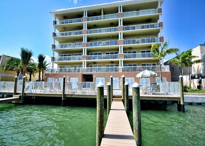 Sandpiper's Cove 203 Luxury Waterfront 3 Bedroom 2 Bath 23130 Apartment *